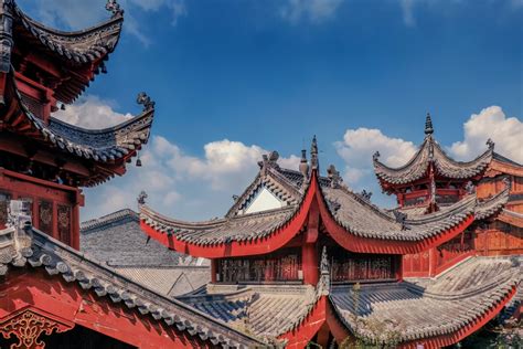 中国古代建筑艺术的发展及其特色？