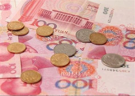 中国的货币发行量多少是由什么决定的？