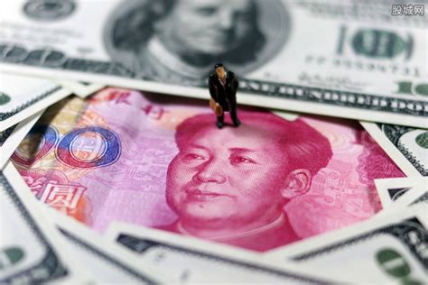 为什么中国动用大量外汇储备来稳定人民币