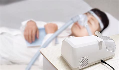 使用人工呼吸机时，应调节适宜的通气量，若通气过度，病人可表现为