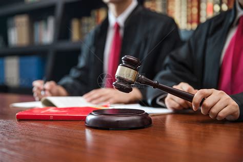 律师协会依照章程和律师行业规范对律师事务所从事证券法律业务进行（）？