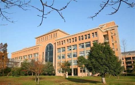 是浙江工业大学好还是浙江理工大学好？