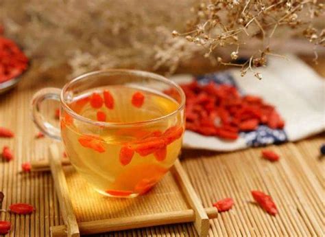 普洱茶和枸杞泡茶的作用，促进消化、提高免疫力，抗衰老养生