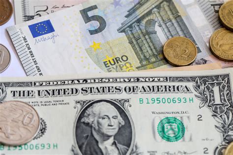欧元兑美元跌破平价，意味着什么？
