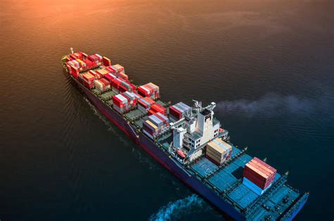 海运费暴跌，有航线下跌超80%，外贸工厂还有订单吗?