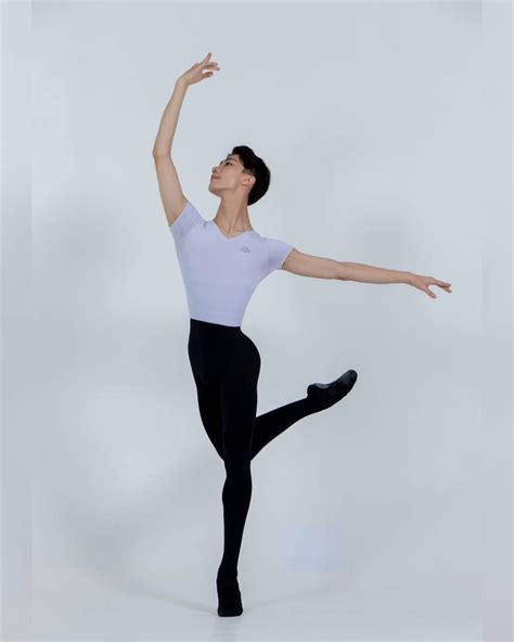男芭蕾舞者需要踮脚尖吗?