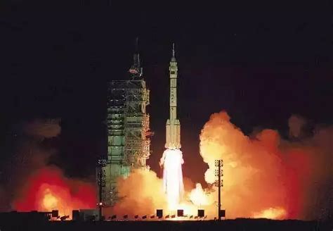 跪求中国航天载人技术发展史~~急用！！！！谢谢~~