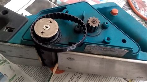 How to install the electric planer belt图片