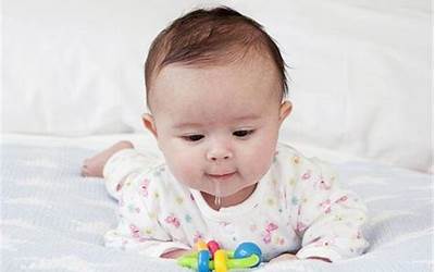 三个月宝宝流口水怎么办?（三个月宝宝流口水怎么办）