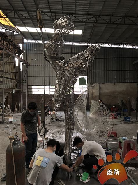 上海不锈钢雕塑制作过程