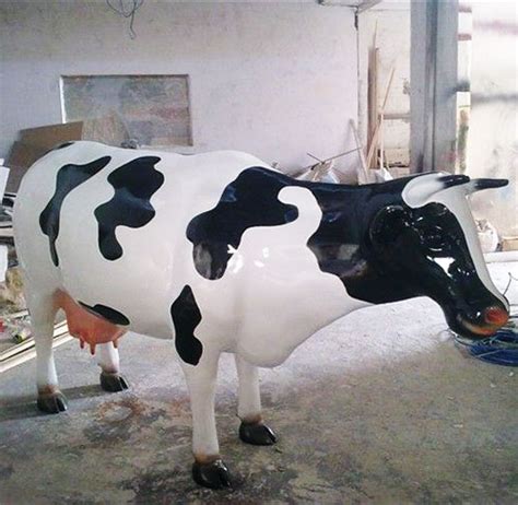 上海玻璃钢雕塑仿真牛