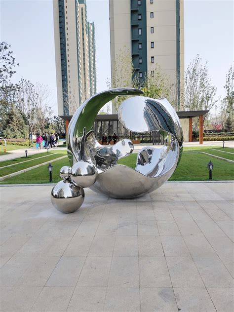 上海镜面玻璃钢雕塑常用解决方案