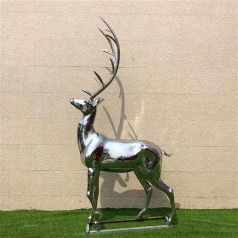 不锈钢房地产鹿雕塑设计