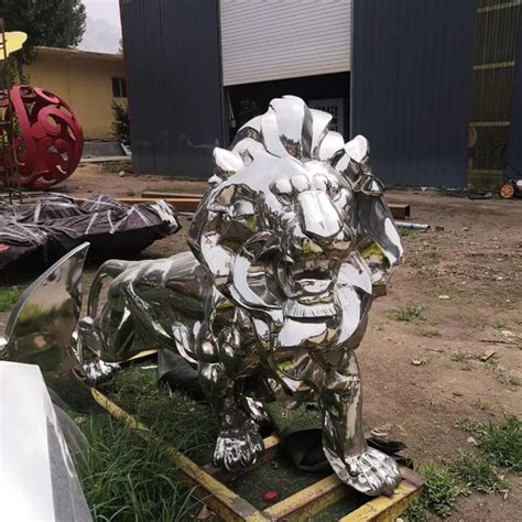 不锈钢抽象动物狮子雕塑