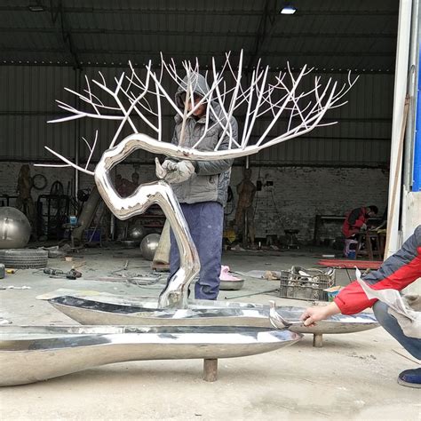 不锈钢枝桠雕塑
