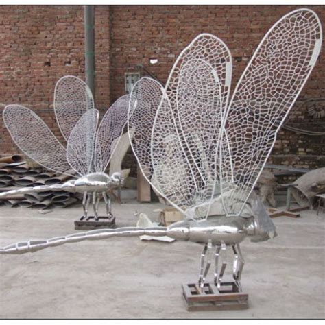 不锈钢蜻蜓镂空雕塑图片大全