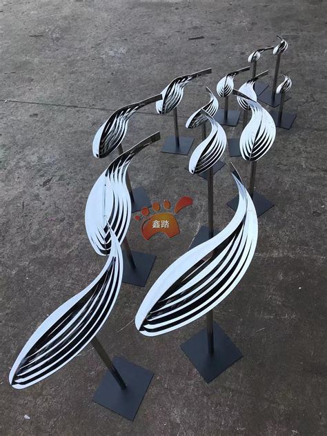 不锈钢镂空鱼雕塑寓意