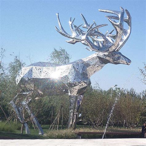 不锈钢长角鹿雕塑