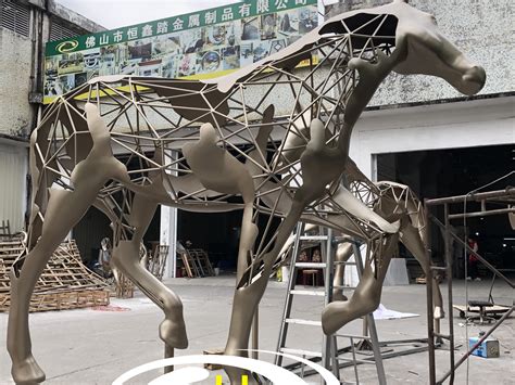 不锈钢马玻璃钢景观雕塑厂家