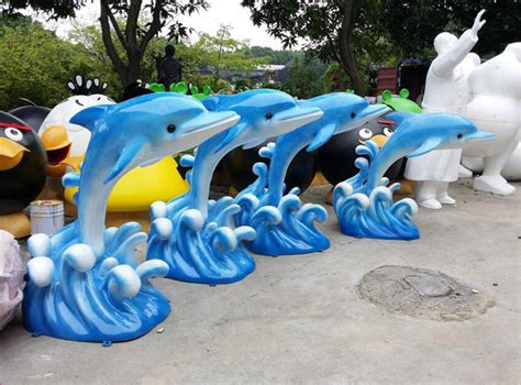 东莞玻璃钢海豚喷泉雕塑