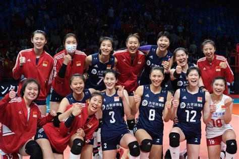 中国女排3-0击败日本