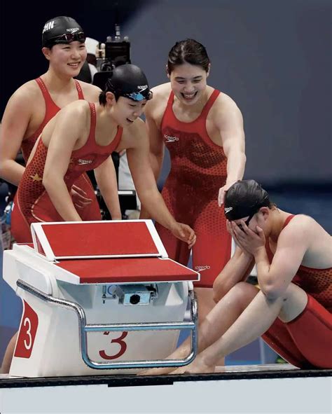 中国游泳队显眼包“闯”进韩媒直播