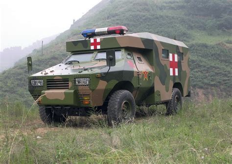 中国轮式装甲救护车