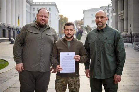 乌克兰签署加入北约申请