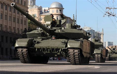 俄军装配最新式坦克