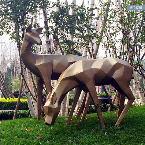 北京抽象动物玻璃钢雕塑