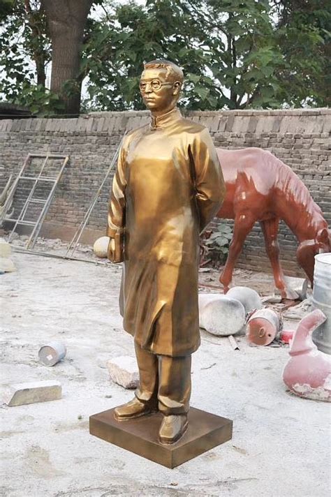 北京玻璃钢雕塑人像
