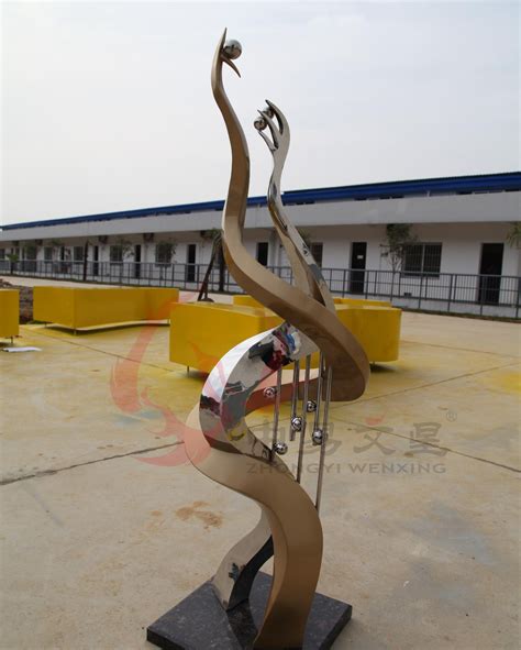 北京玻璃钢雕塑设计安装
