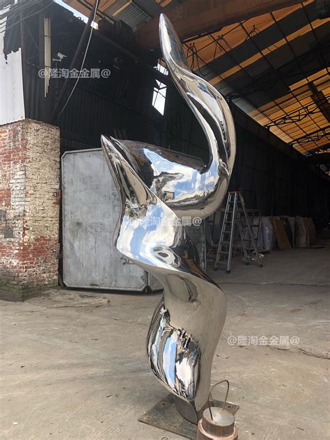 北安不锈钢抽象雕塑