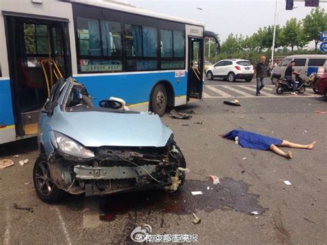 南京新街口车祸