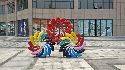 南阳玻璃钢现代雕塑