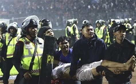 印尼官员:球迷冲突死亡数下调至125