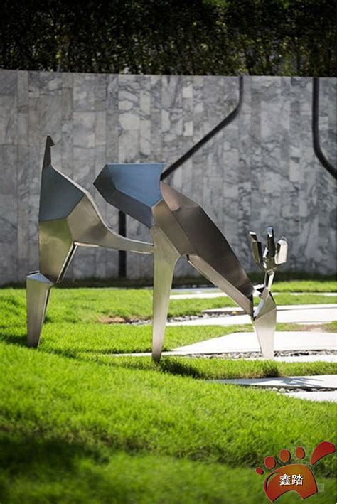 吉林公园异形不锈钢小品雕塑