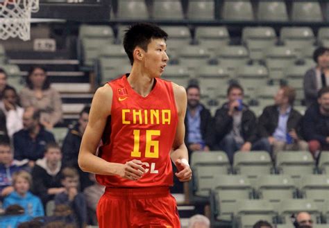 周琦：中国男篮各方面都在退步