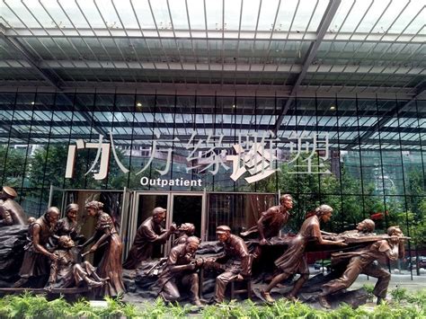 四川医院玻璃钢雕塑