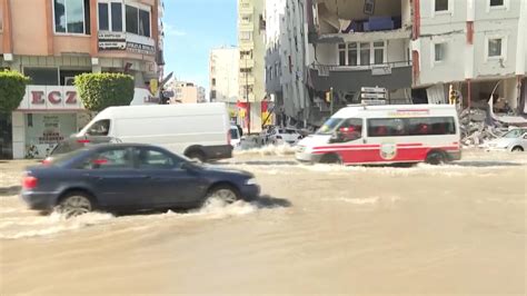 土耳其一城市震后被海水倒灌