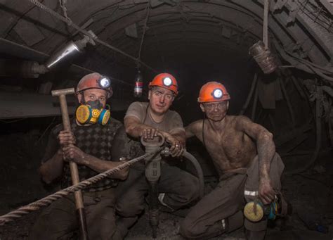 地下矿工