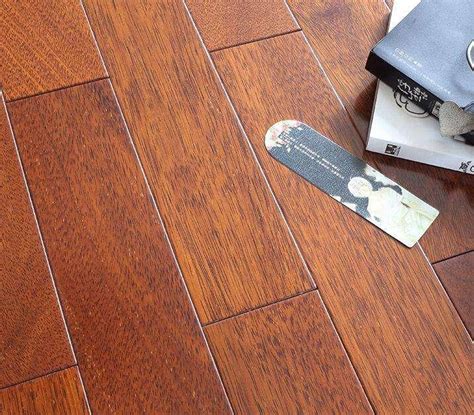 地板选用什么实木材质好(实木地板一般选什么材质)