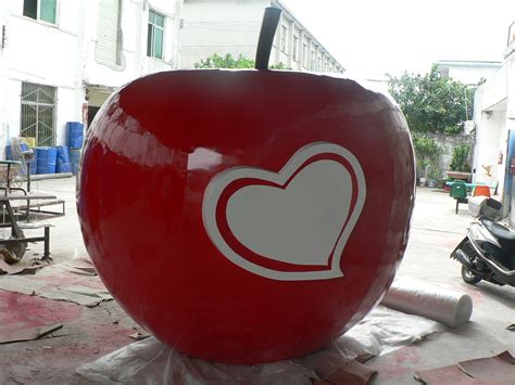 安徽玻璃钢苹果雕塑报价