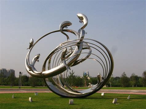 岳阳南湖不锈钢雕塑叫什么