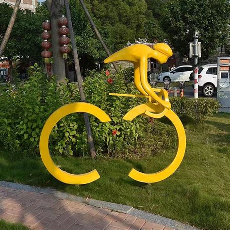 广州玻璃钢单车人物雕塑