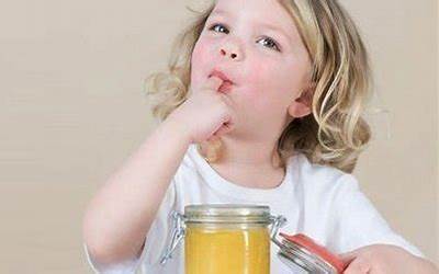 感冒能吃蜂蜜水吗小孩（感冒能吃蜂蜜水吗）