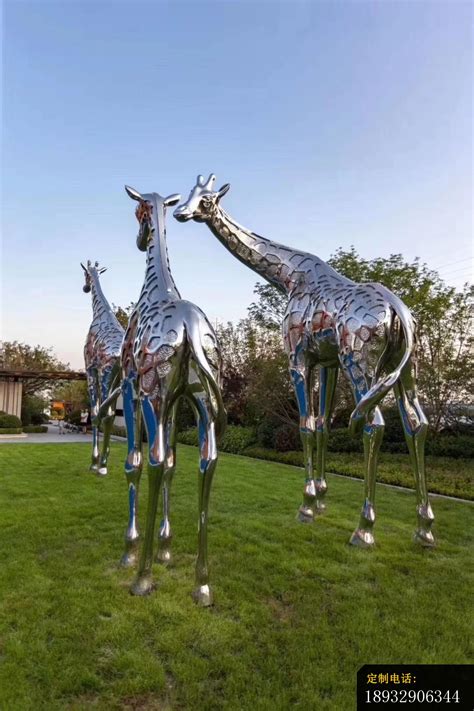 成都不锈钢抽象动物长颈鹿雕塑