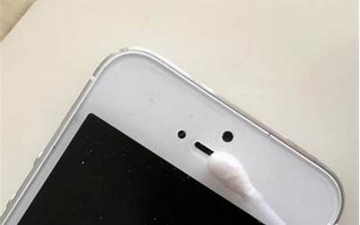手机孔洞灰尘如何清理（清理手机孔里面的脏东西简单方法）