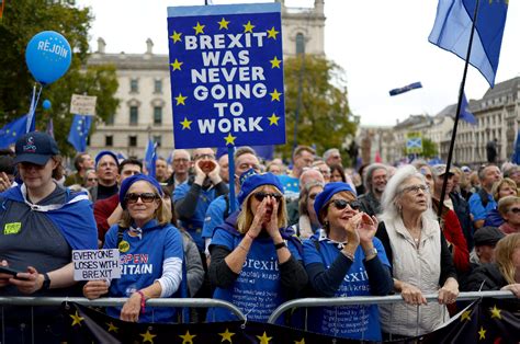 抗議者在倫敦游行要求重新加入歐盟