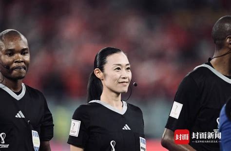 日本女裁判亮相执法世界杯